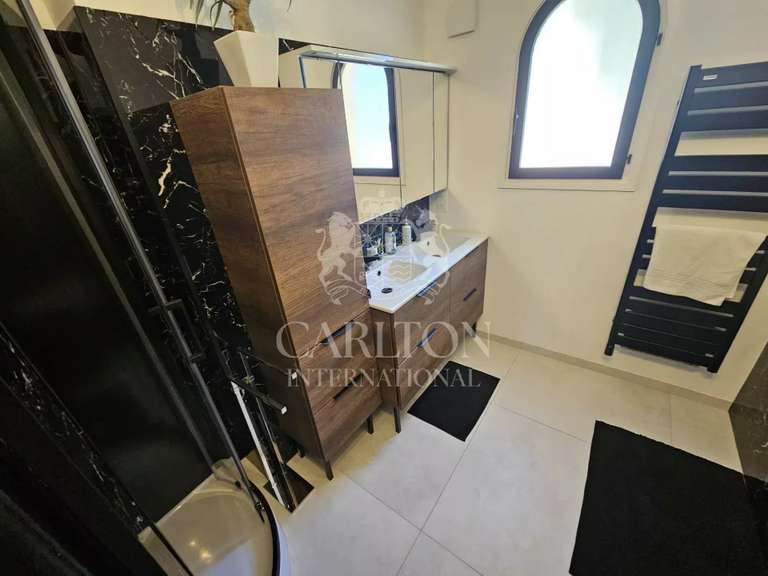 Maison Roquefort-les-Pins - 4 chambres - 210m²