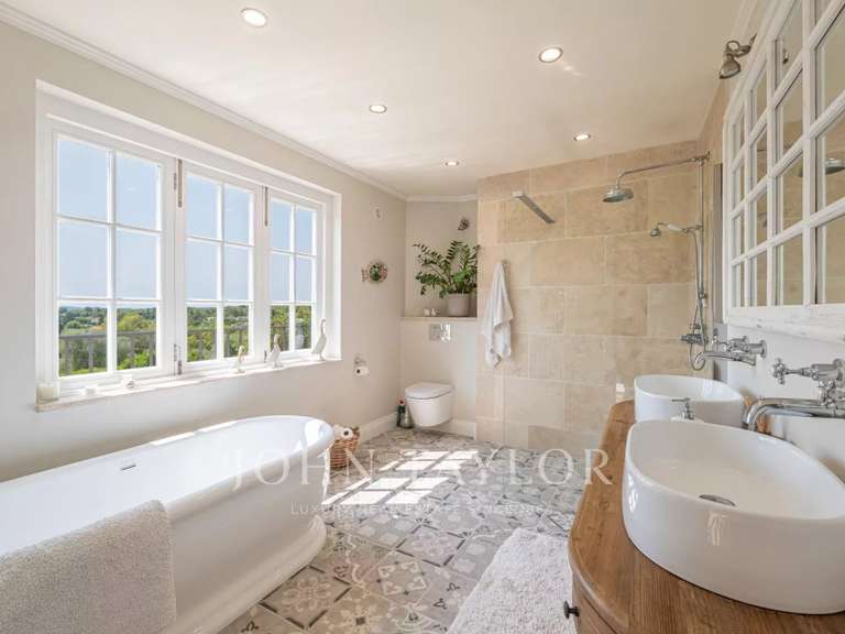 Maison Roquefort-les-Pins - 5 chambres - 427m²