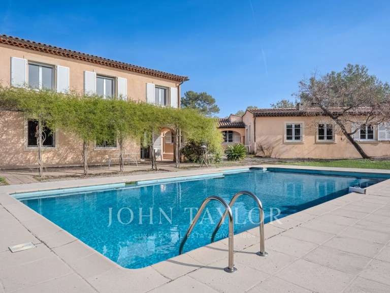 Maison Roquefort-les-Pins - 9 chambres - 433m²