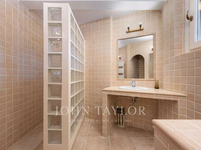 Maison Roquefort-les-Pins - 9 chambres - 433m²