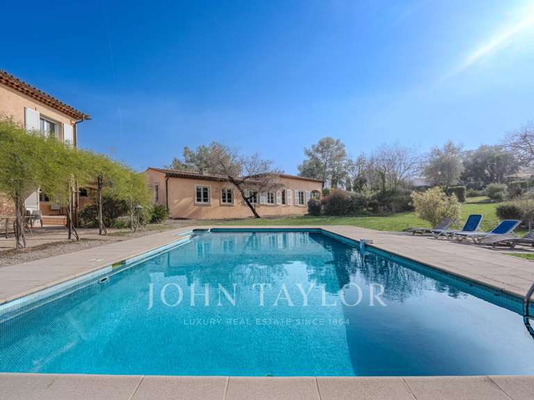 Maison Roquefort-les-Pins - 9 chambres - 433m²