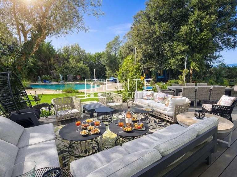 Maison Roquefort-les-Pins - 4 chambres - 260m²