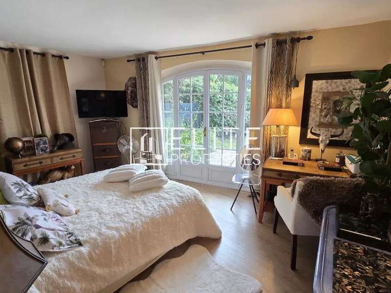 Maison Roquefort-les-Pins - 4 chambres - 260m²