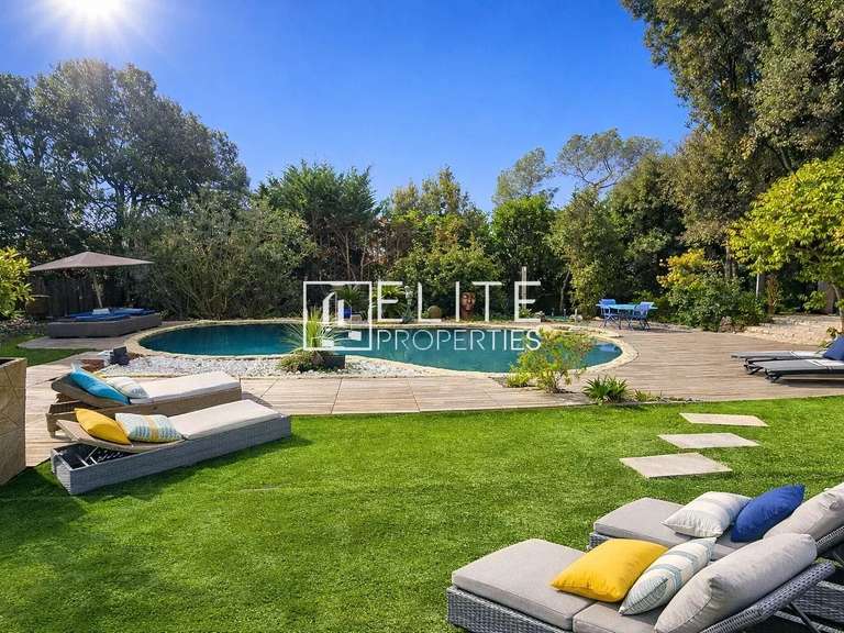 Maison Roquefort-les-Pins - 4 chambres - 260m²