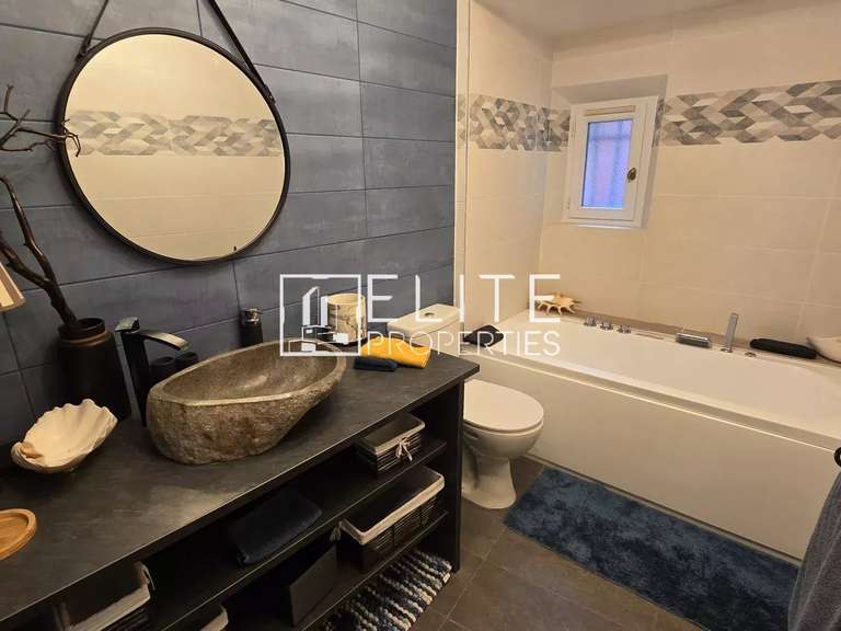 Maison Roquefort-les-Pins - 4 chambres - 260m²