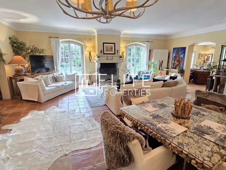 Maison Roquefort-les-Pins - 4 chambres - 260m²