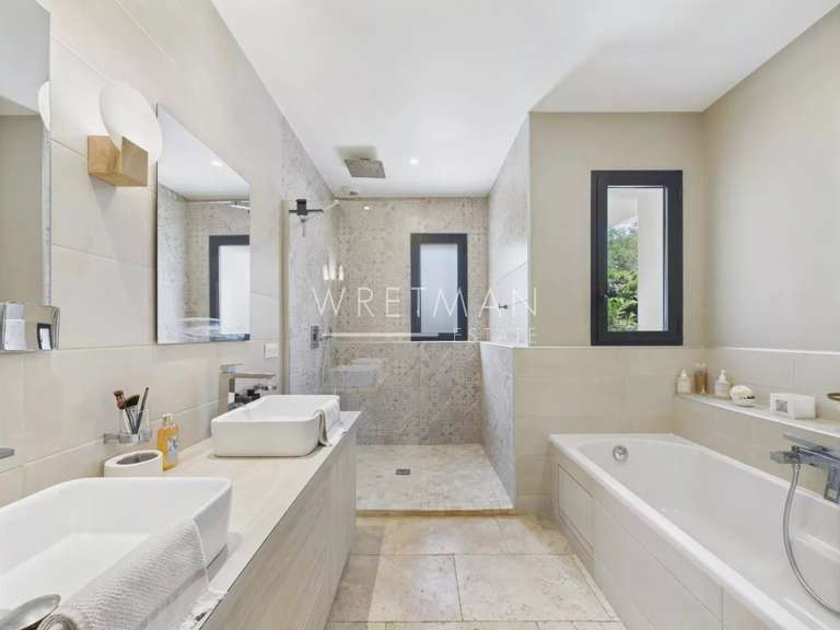 Maison Roquefort-les-Pins - 439m²