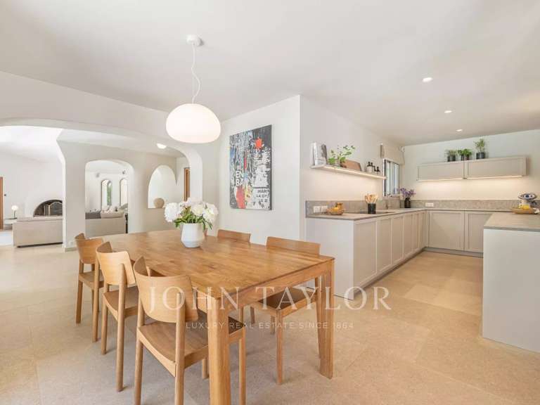 Maison Roquefort-les-Pins - 5 chambres - 292m²