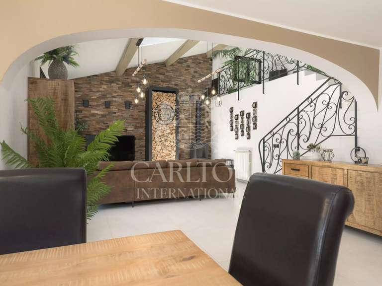 Maison Roquefort-les-Pins - 4 chambres - 210m²