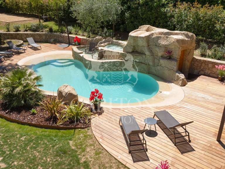 Maison Roquefort-les-Pins - 4 chambres - 210m²