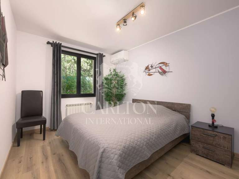 Maison Roquefort-les-Pins - 4 chambres - 210m²