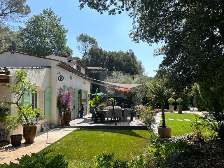 Maison Roquefort-les-Pins - 4 chambres - 260m²