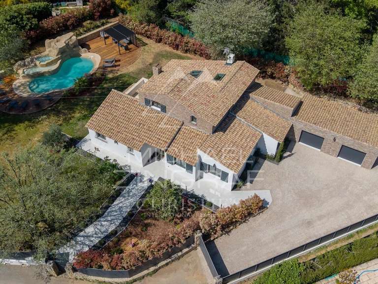 Maison Roquefort-les-Pins - 4 chambres - 254m²