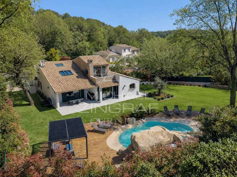 Maison Roquefort-les-Pins - 4 chambres - 254m²