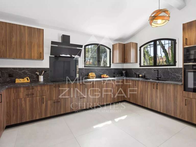 Maison Roquefort-les-Pins - 4 chambres - 254m²