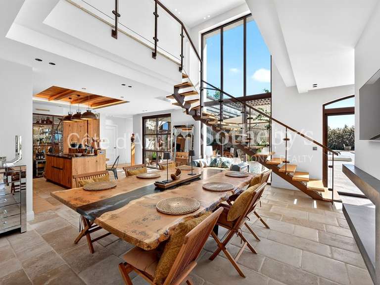 Maison Roquefort-les-Pins - 6 chambres - 381m²