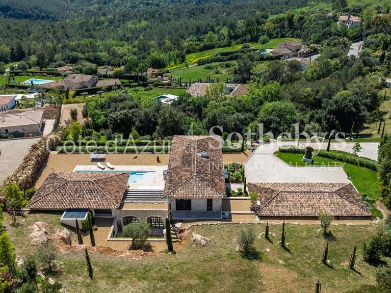 Maison Roquefort-les-Pins - 6 chambres - 381m²