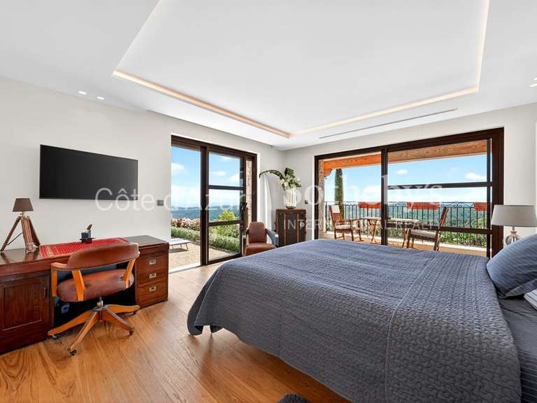 Maison Roquefort-les-Pins - 6 chambres - 381m²