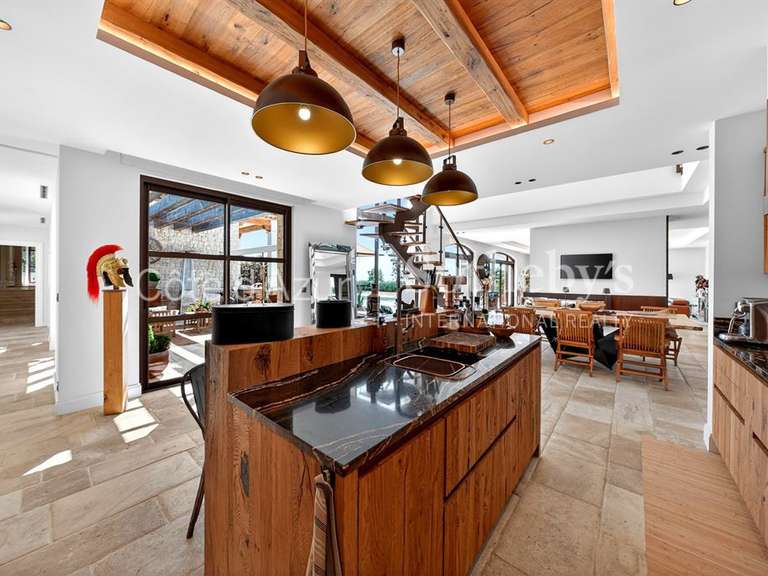 Maison Roquefort-les-Pins - 6 chambres - 381m²