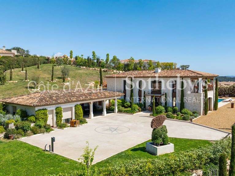 Maison Roquefort-les-Pins - 6 chambres - 381m²