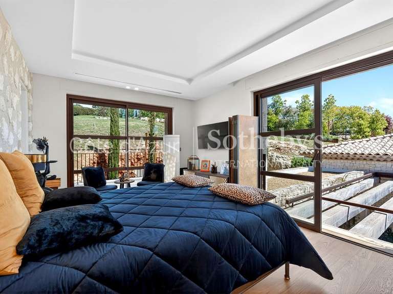 Maison Roquefort-les-Pins - 6 chambres - 381m²