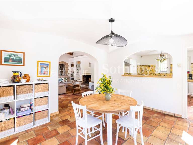 Maison Roquefort-les-Pins - 3 chambres - 158m²