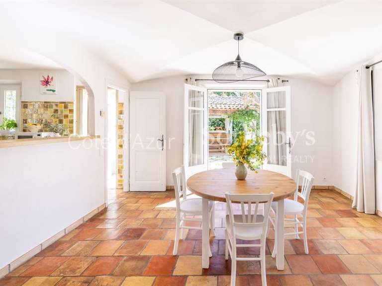 Maison Roquefort-les-Pins - 3 chambres - 158m²