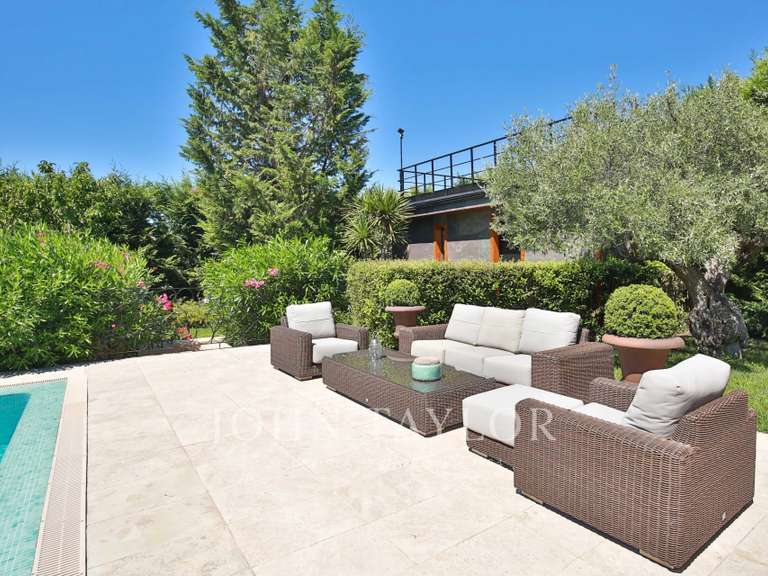 Maison Roquefort-les-Pins - 6 chambres - 224m²