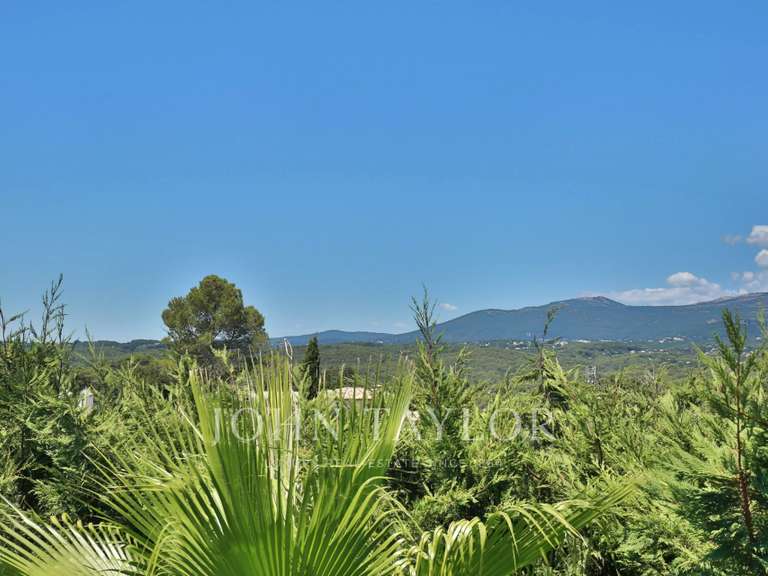 Maison Roquefort-les-Pins - 6 chambres - 224m²