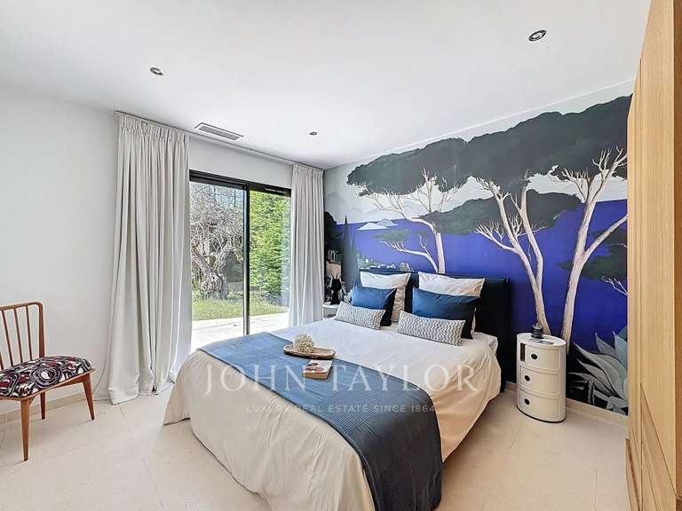 Maison Roquefort-les-Pins - 6 chambres - 224m²