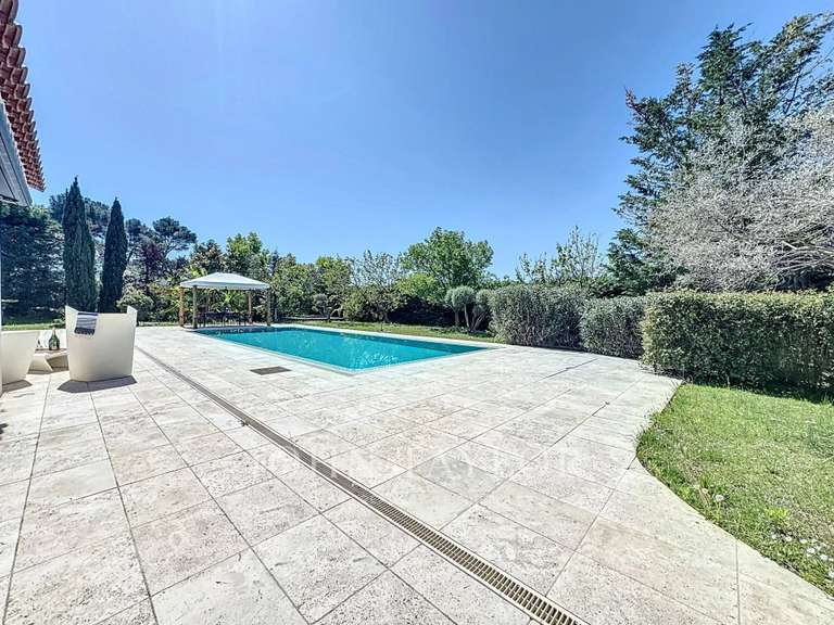Maison Roquefort-les-Pins - 6 chambres - 224m²