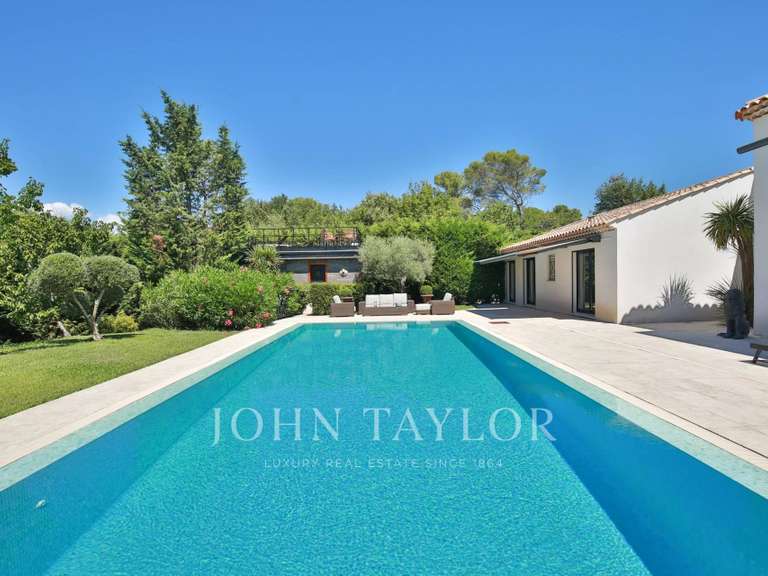 Maison Roquefort-les-Pins - 6 chambres - 224m²