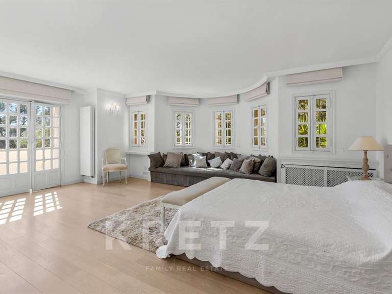 Maison Roquefort-les-Pins - 6 chambres - 400m²