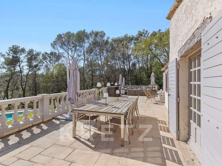 Maison Roquefort-les-Pins - 6 chambres - 400m²