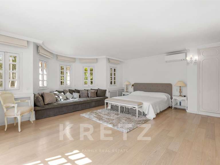 Maison Roquefort-les-Pins - 6 chambres - 400m²