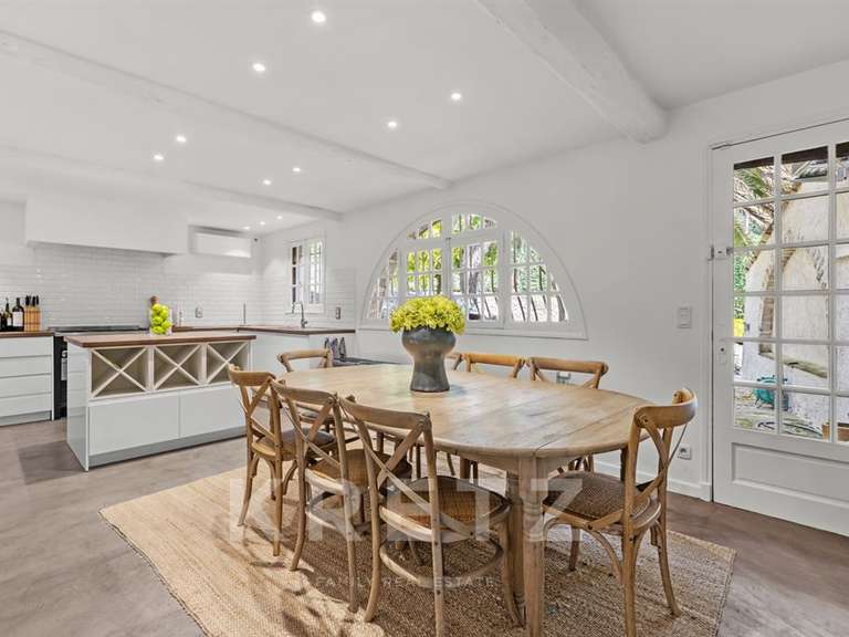 Maison Roquefort-les-Pins - 6 chambres - 400m²