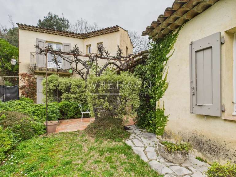 Maison Roquefort-les-Pins - 3 chambres - 3241m²