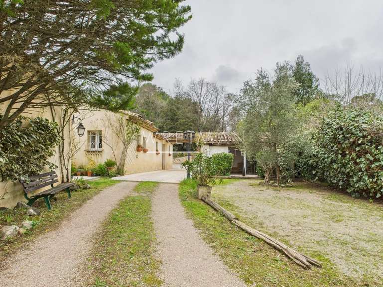 Maison Roquefort-les-Pins - 3 chambres - 3241m²
