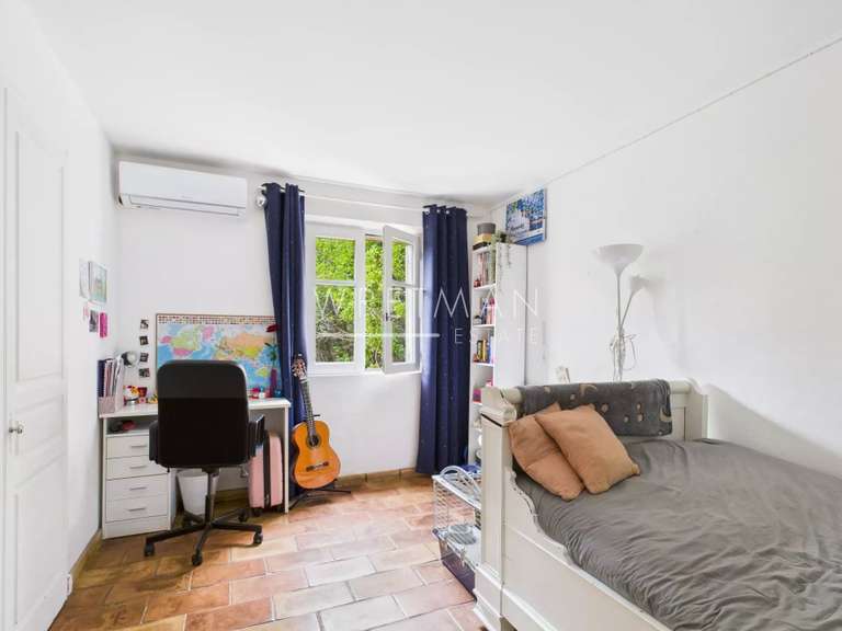 Maison Roquefort-les-Pins - 3 chambres - 3241m²
