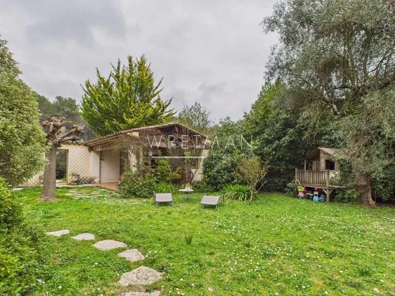 Maison Roquefort-les-Pins - 3 chambres - 3241m²