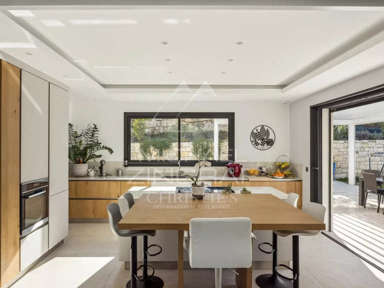 Maison Roquefort-les-Pins - 5 chambres - 237m²