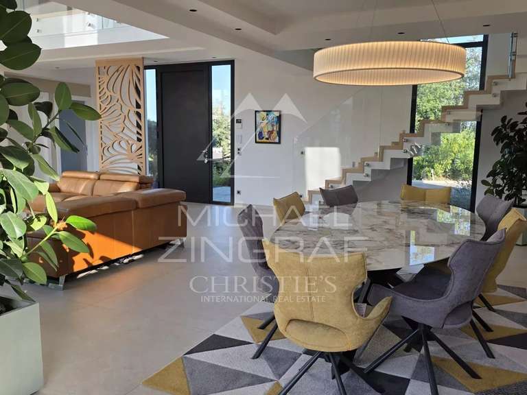 Maison Roquefort-les-Pins - 5 chambres - 237m²