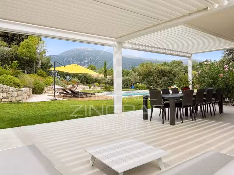 Maison Roquefort-les-Pins - 5 chambres - 300m²