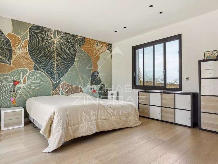 Maison Roquefort-les-Pins - 5 chambres - 237m²