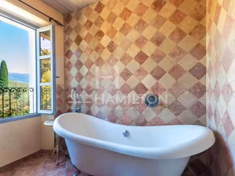 House Roquefort-les-Pins - 4 bedrooms - 152m²