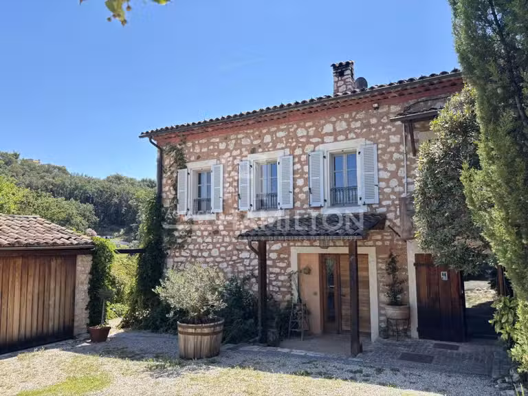Maison Roquefort-les-Pins - 4 chambres - 152m²