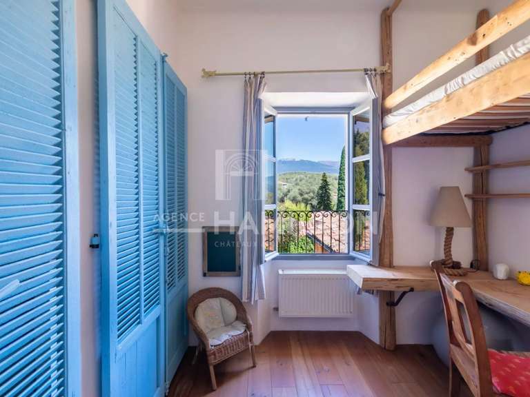 House Roquefort-les-Pins - 4 bedrooms - 152m²