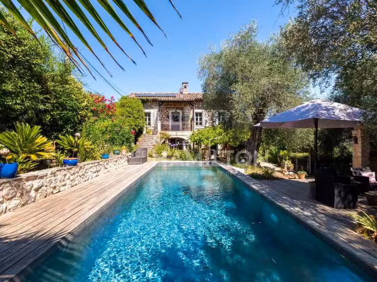 Maison Roquefort-les-Pins - 4 chambres - 152m²