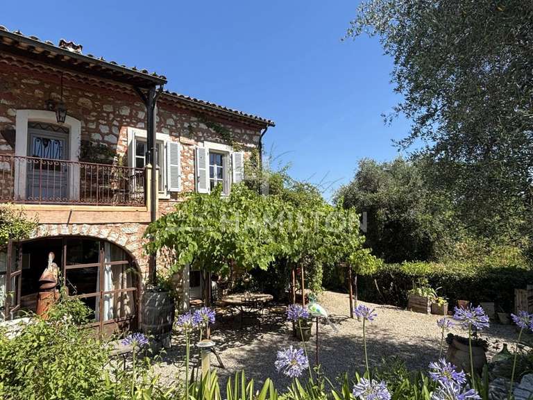 House Roquefort-les-Pins - 4 bedrooms - 152m²