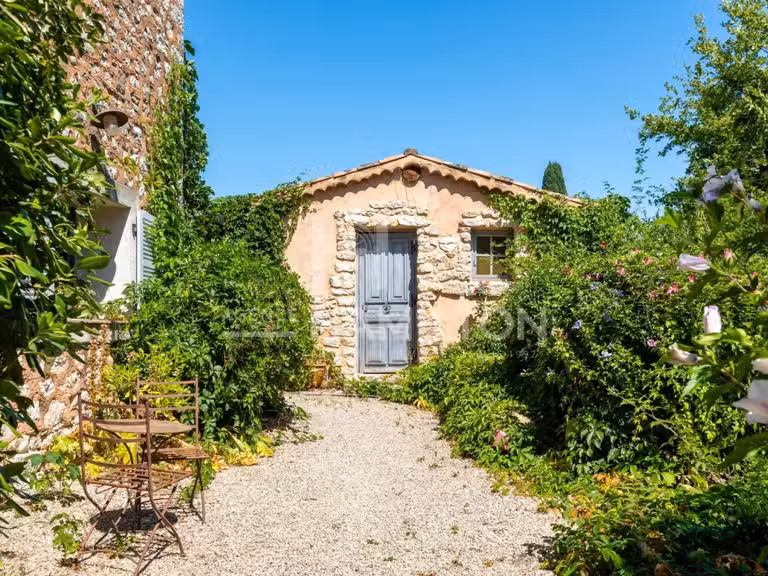 House Roquefort-les-Pins - 4 bedrooms - 152m²
